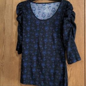 No Boundaries top. size M (7-9) - Floral print